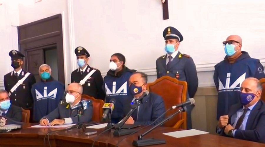 Gratteri operazione basso profilo