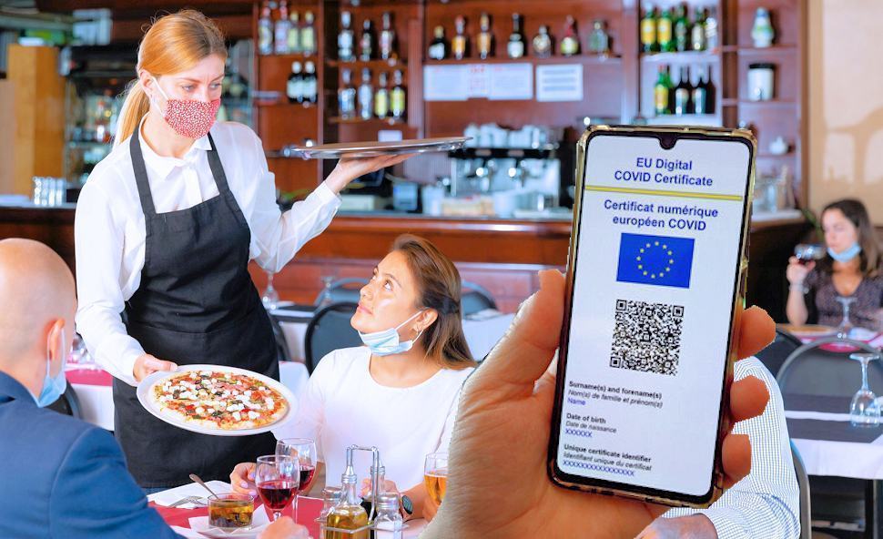 Green pass, prime denunce. Tamponi falsi e uso di certificati verdi di altre persone 51 Green Pass Ristorante 1