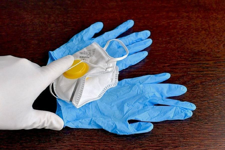 Guanti e mascherine