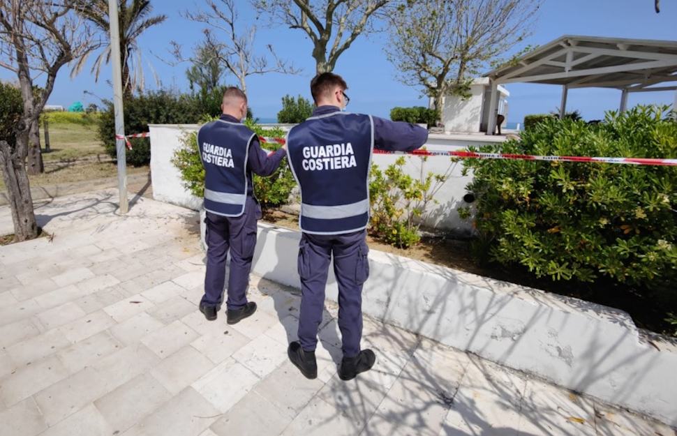 "Difformità abusive", sequestrata una struttura balneare a Corigliano-Rossano 77 Guardia Costiera lido sequestrato