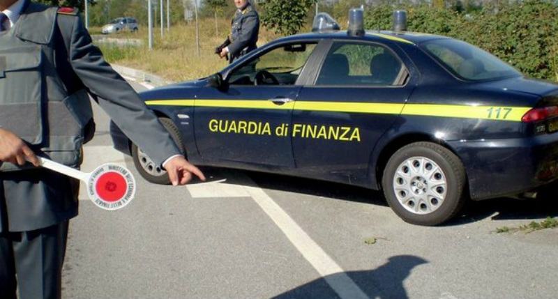 Due quintali di pesce in cattivo stato di conservazione, due denunce nel cosentino 51 Guardia di Finanza 45