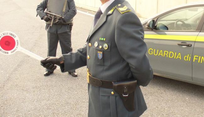 Guardia di Finanza autostrada 1