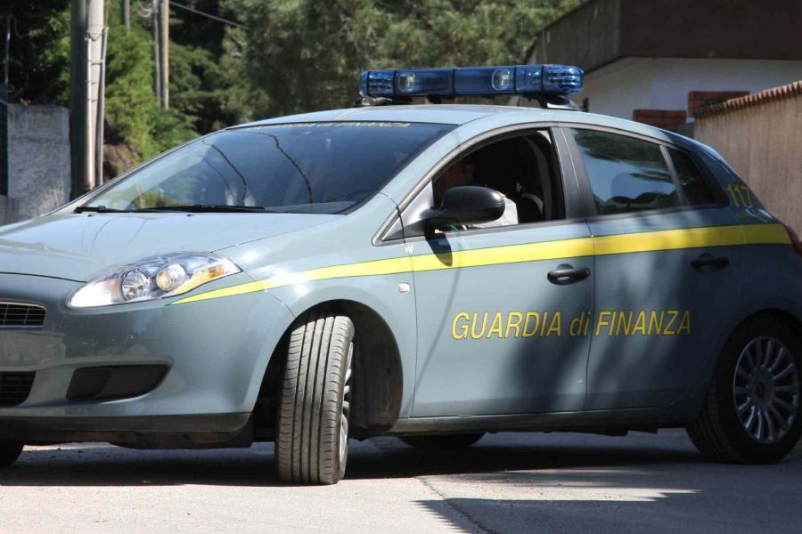 Risultava cieco ma guidava l'auto, scovato dalla Finanza e denunciato 51 Guardia di finanza 118