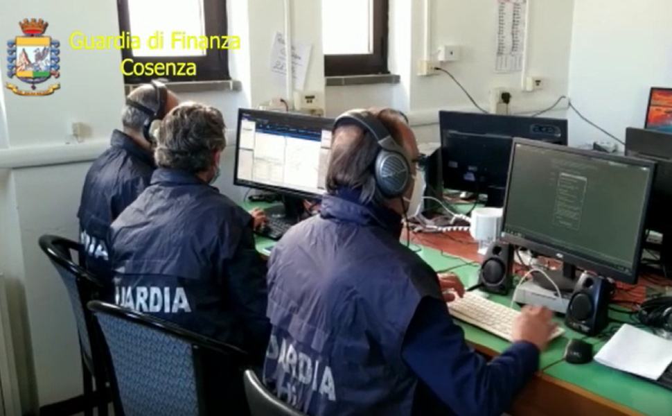 Cosenza, truffa sui bonus edilizi: crediti d'imposta da 15 milioni e lavori mai eseguiti. In 50 davanti al GUP 52 Guardia di finanza Cosenza Truffa