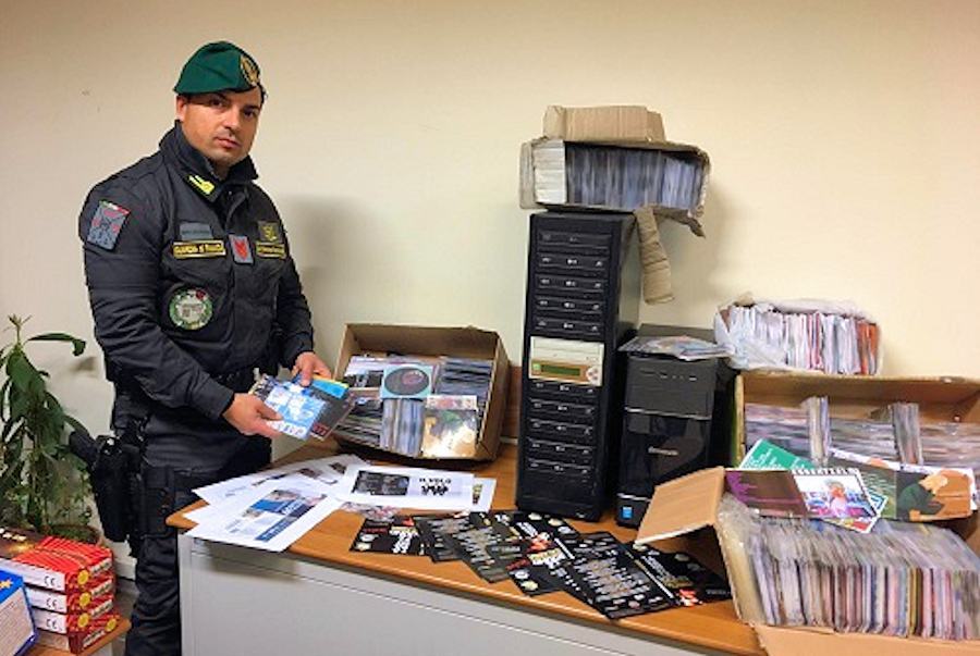 Guardia di finanza botti3