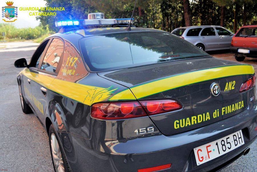 Fatture false, sequestrati beni per oltre un milione di euro 51 Guardia di finanza catanzaro 3