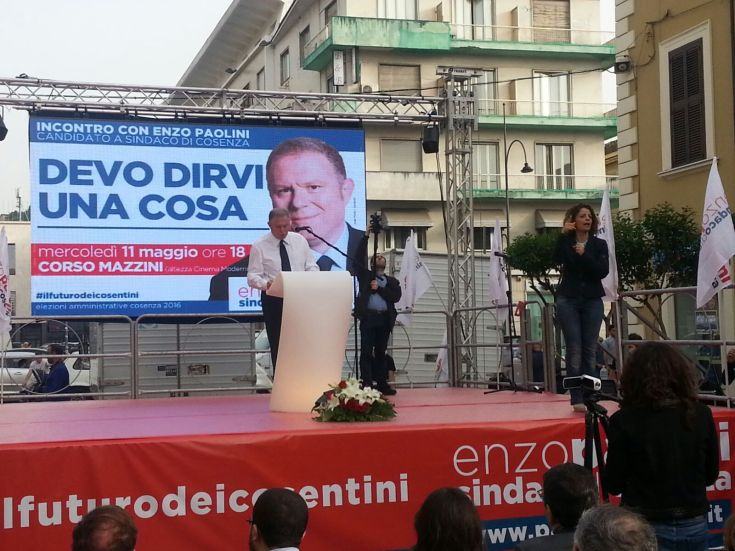 Enzo Paolini comizio