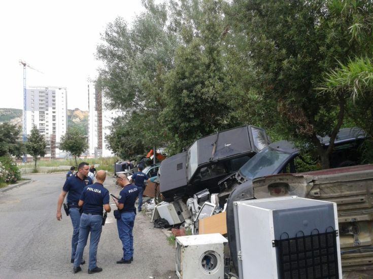 via degli stadi quartiere rom polizia 03