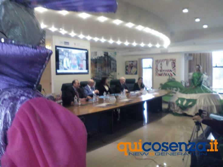 Per il Carnevale di Castrovillari si spende in totale il quarto del costo di un carro a Viareggio 56 carnevale castrovillari 2017