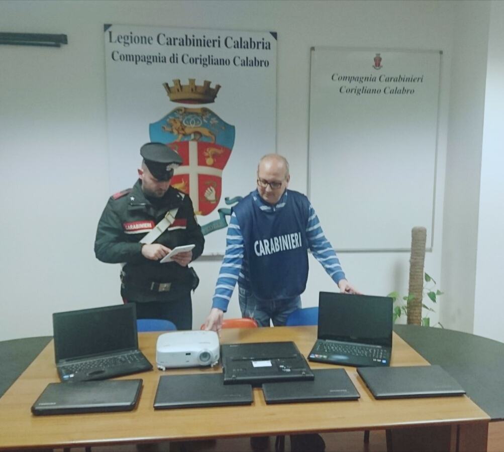 I computer della scuola rubati nello zainetto e portati dai 'rumeni' di Corigliano 51 IMG 20180312 202021