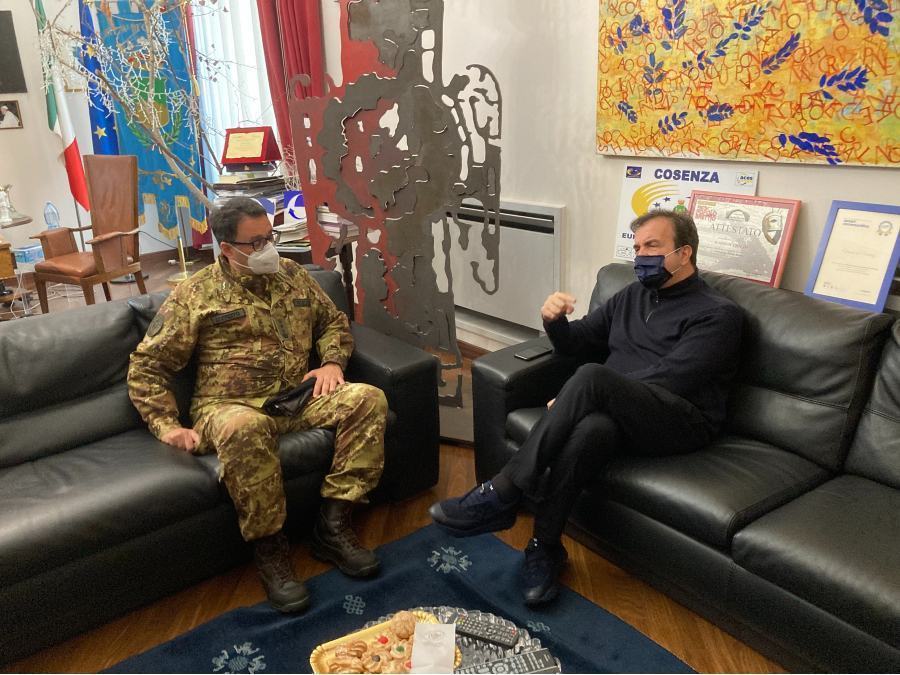 Il Sindaco Occhiuto e il colonnello Rizzo 1