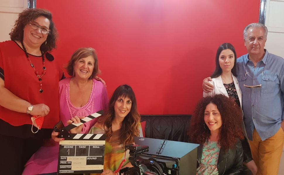 Il cast del docufilm la sciarpa della pace cosenza