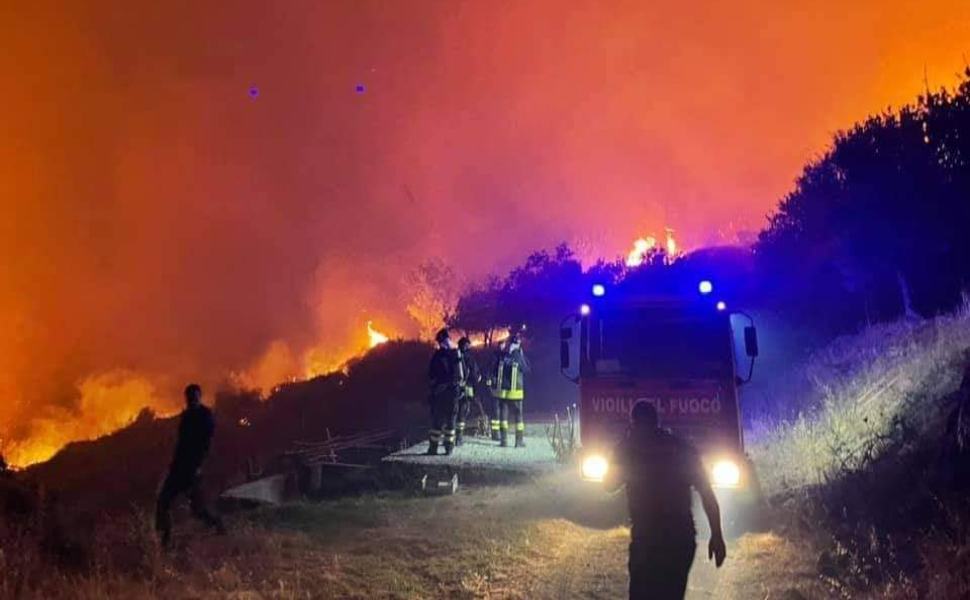 Il cosentino nella morsa degli incendi, oltre 2mila interventi. Vertice in Prefettura 51 Incendi nuova 04