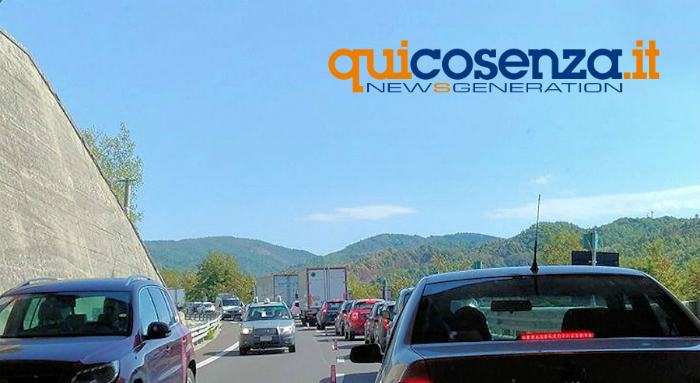 Tamponamento a catena sull'A2, nel tratto tra Altilia e Rogliano: tre feriti 53 Incidente 15