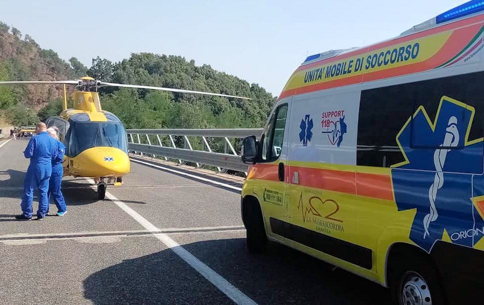 Guardia Piemontese, grave incidente sulla Statale 283. Tre feriti, interviene l'elisoccorso 71 Incidente 23