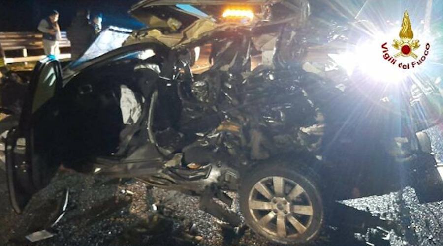 Tamponamento sulla A2. Coinvolte cinque auto, tre persone ferite 53 Incidente a2 2