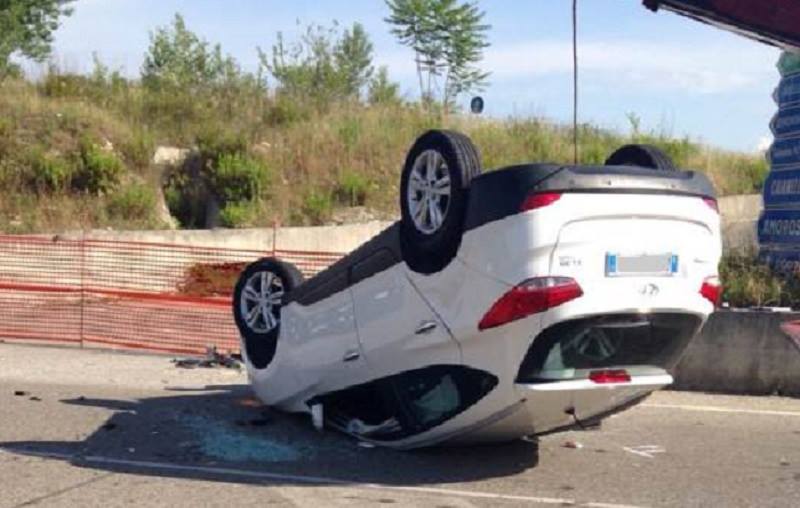 Incidente strada statale 106 1