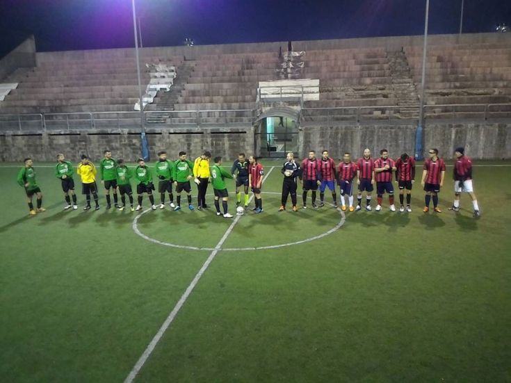 CSI: in serie A riprende la corsa San Francesco. In serie B il Lattarico vola verso la promozione 66 Ingresso in campo Santa Famiglia B Minnitu Calcio