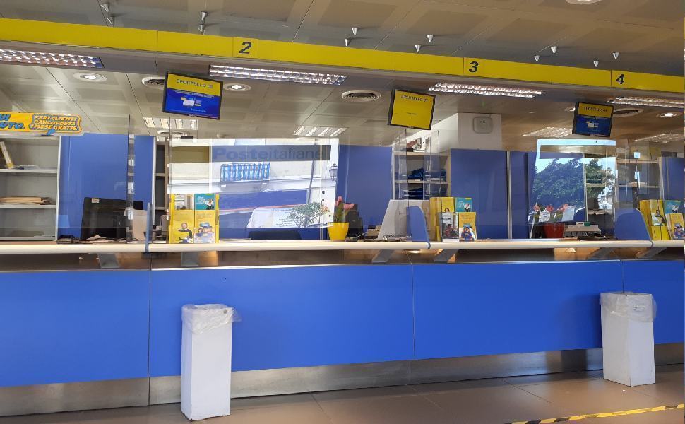 Interno Ufficio postale021