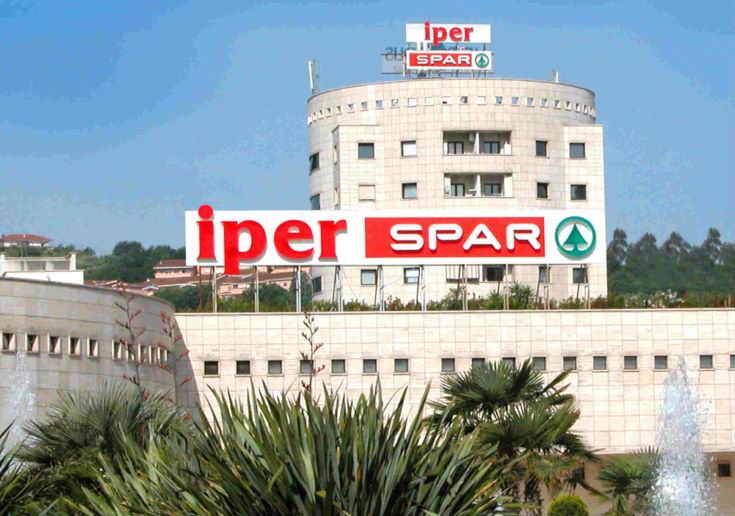 Riapre giovedì l'Iperspar a Rende, interamente assorbiti i 57 dipendenti 77 Iperspar Rende
