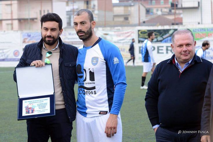 Corigliano-Cosenza: finisce 5 a 1 per i lupi l'amichevole di solidarietà... e capitan Caccetta torna in campo 54 Jonny fusca corigliano Cosenza