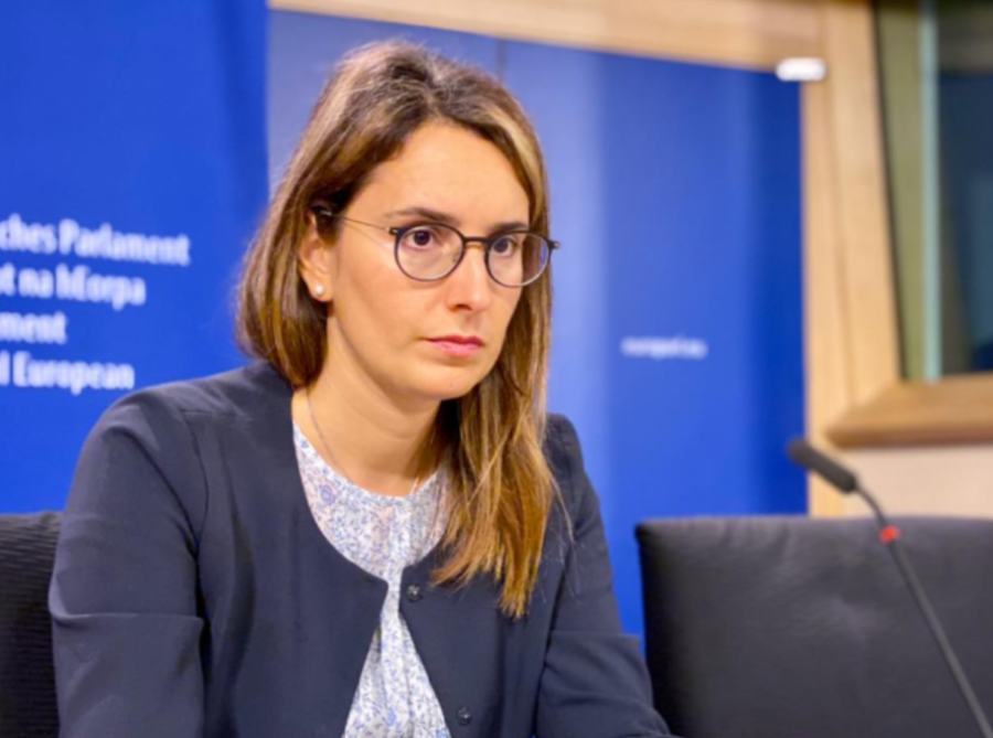 Ferrara (M5S): "Cosenza tagliata fuori dai test nei laboratori privati" 65 Laura Ferrara 1 1