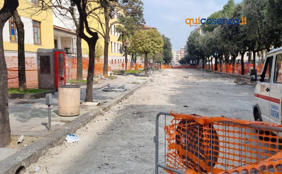 Lavori Via Roma Cosenza scuola