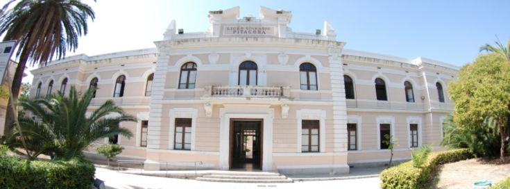 Elezioni Crotone, preside denuncia danneggiamenti scuola dopo lo scrutinio 51 liceo classico crotone