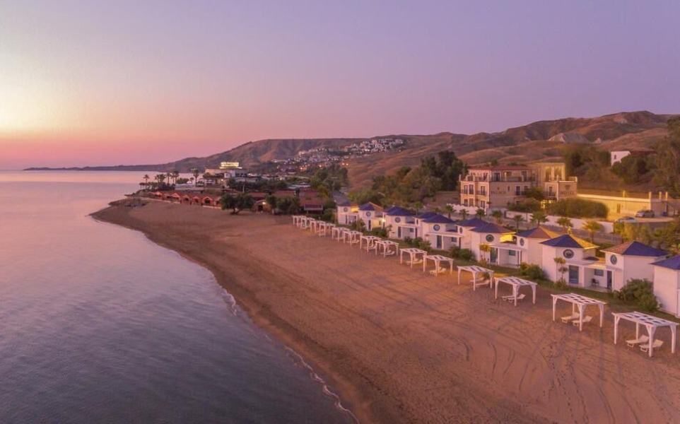 Lido degli Scogli Crotone bungalow sequestro 01