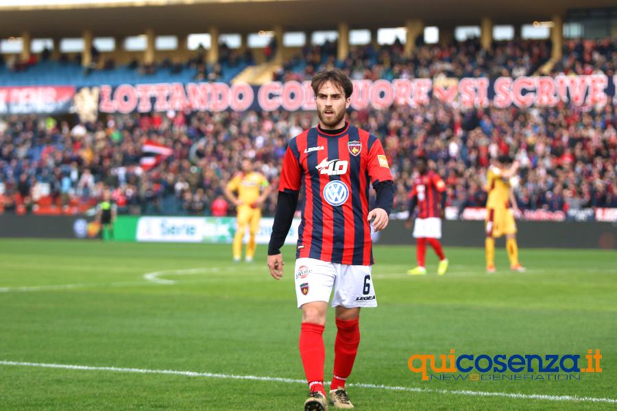Cosenza, fatta per Palmiero. Ufficiale il ritorno del centrocampista napoletano 60 Luca Palmiero 1