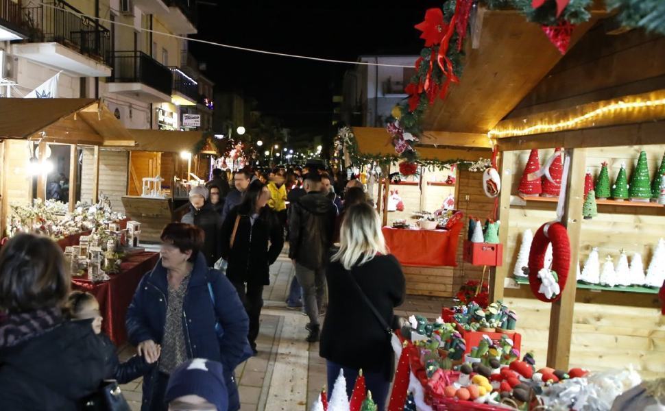 Natale a Crosia e l'emozione di tornare in piazza: "priorità è la sicurezza" 51 MERCATINI CROSIA MIRTO