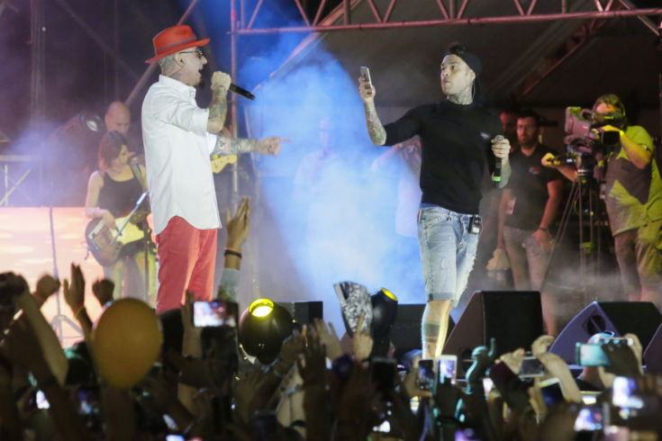 Summer Arena in delirio per J-Ax e Fedez: da 'Calabrisella' a 'Vorrei ma non posto' 80 MN 7661