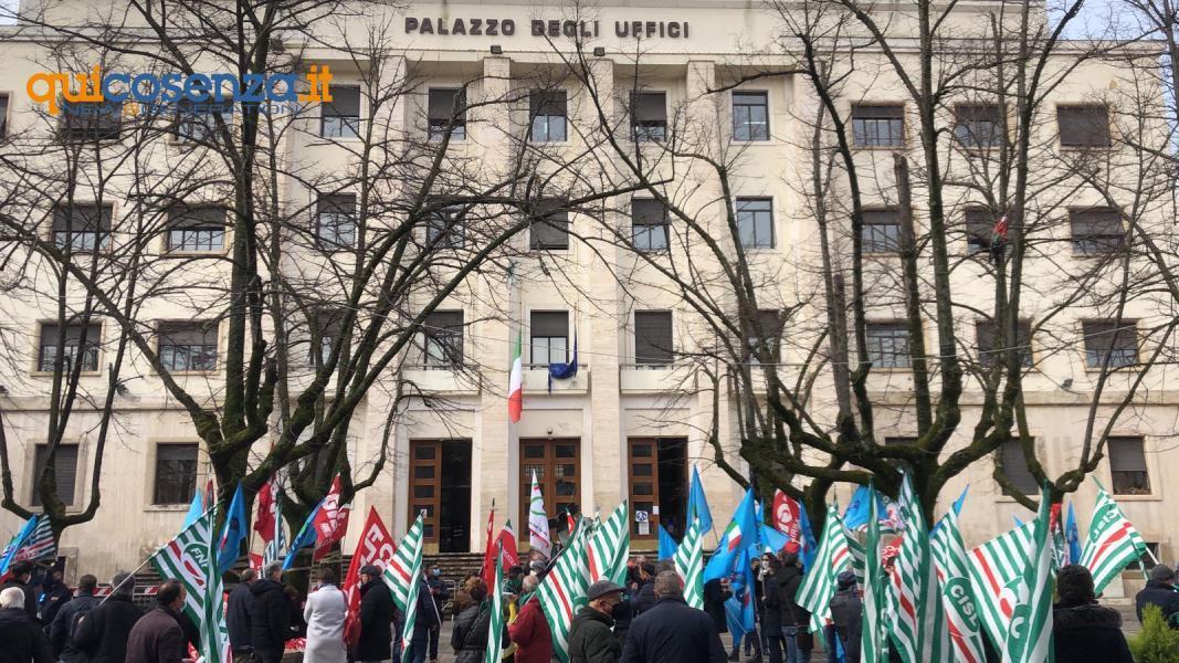 Manifestazione sanita cgil cisl uil vaccini cosenza 01
