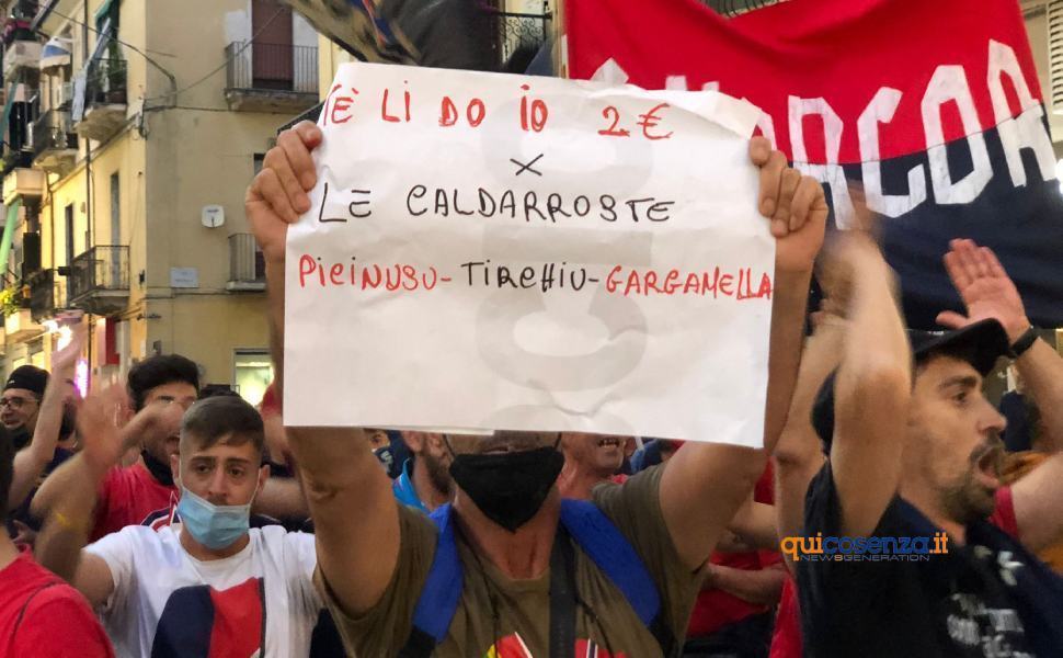 Manifestazione ultras Cosenza contro Guarascio 03