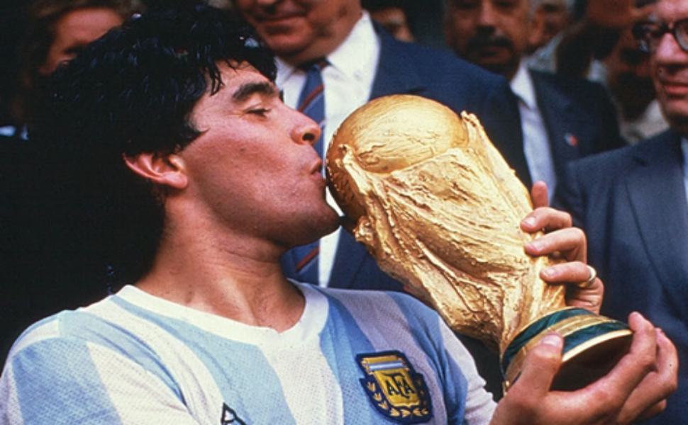 Maradona copertina