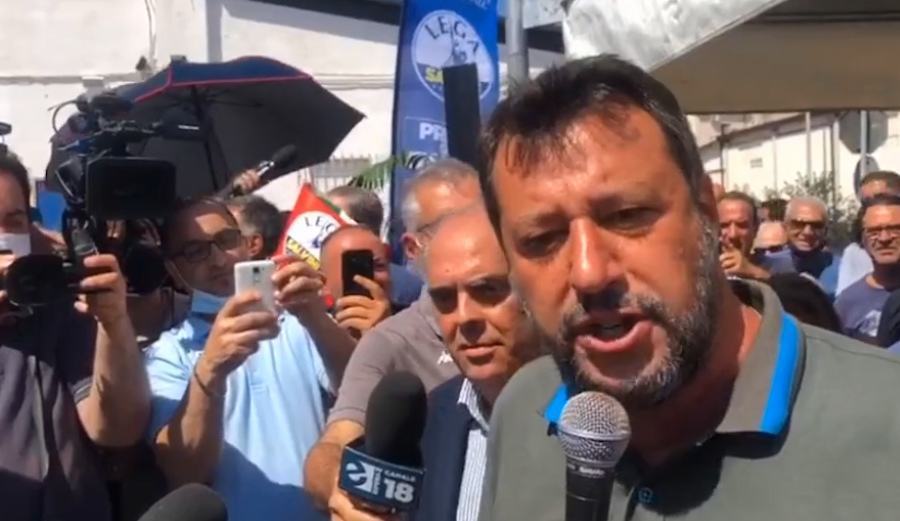 Salvini a Crotone per la prima lista della Lega "mandare a casa la sinistra e il Governo" 53 Matteo Salvini 11