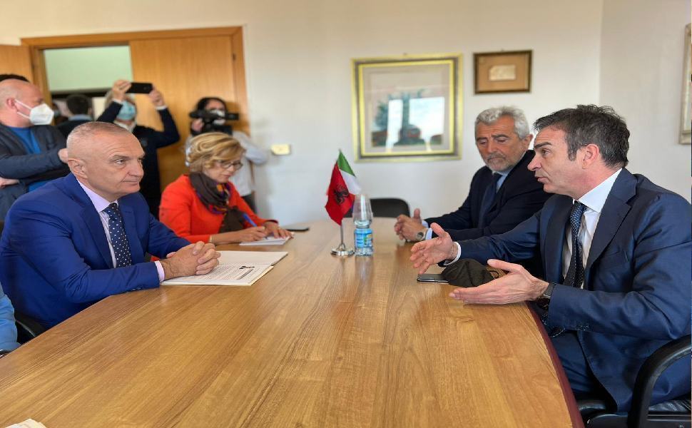 Il Presidente Meta incontra Occhiuto: volo di linea dalla Calabria all'Albania 51 Meta e Occhiuto