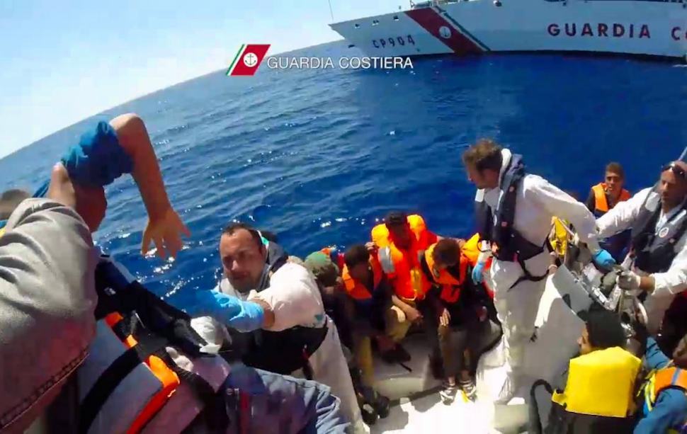 Altro sbarco di migranti in Calabria: in 28, tutti provenienti dal Bangladesh 51 Migranti 29