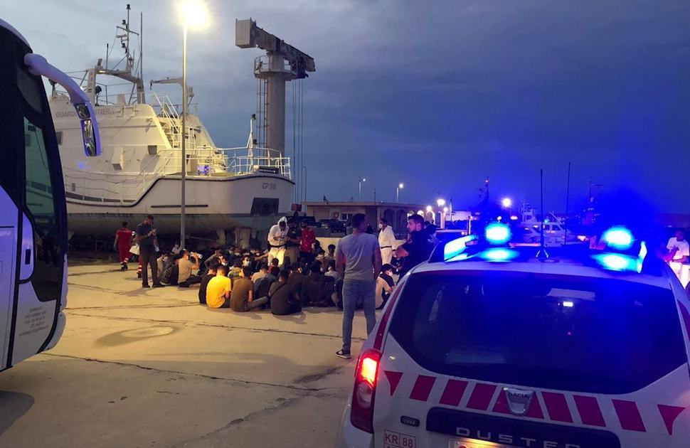 Migranti Crotone 2