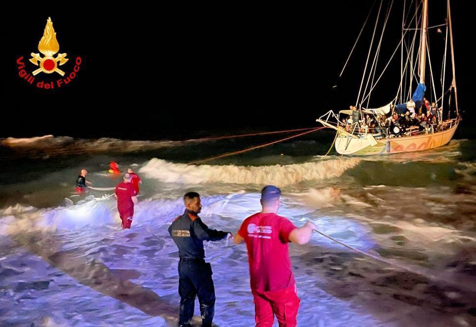 Migranti barca a Vela