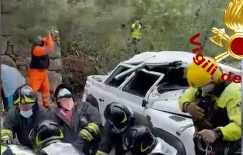 Minivan precipita in una scarpata, feriti 6 operai e tecnici. Due sono calabresi 51 Minivan