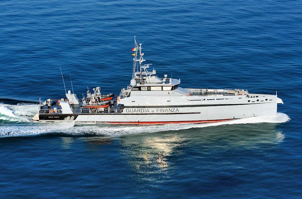 Diamante, imbarcazione in avaria e con il mare agitato. In salvo una famiglia 65 Monte cimone pattugliatore guardia finenza