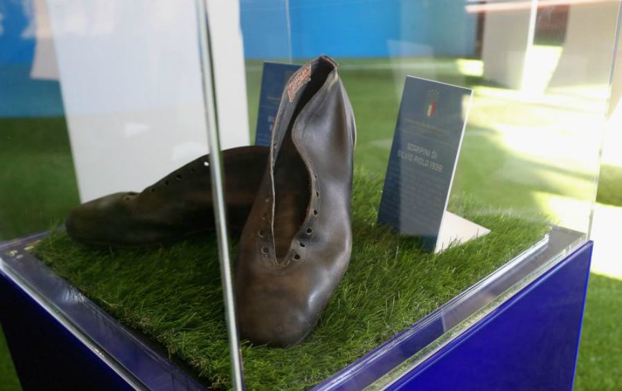 La storia della Nazionale italiana di calcio in una mostra 74 Mostra itinerante FIGC Dettaglio cimelio