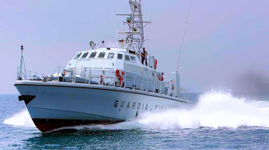 Motovedetta guardia costiera