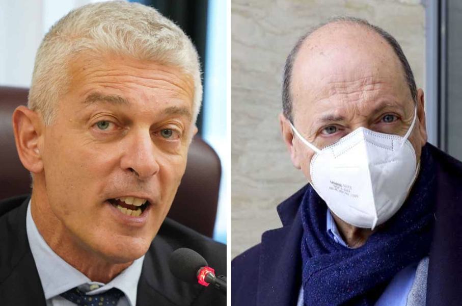 Caos vaccini, Morra irrompe all'Asp e inveisce contro Marino che si sente male 68 Nicola Morra e Mario Marino