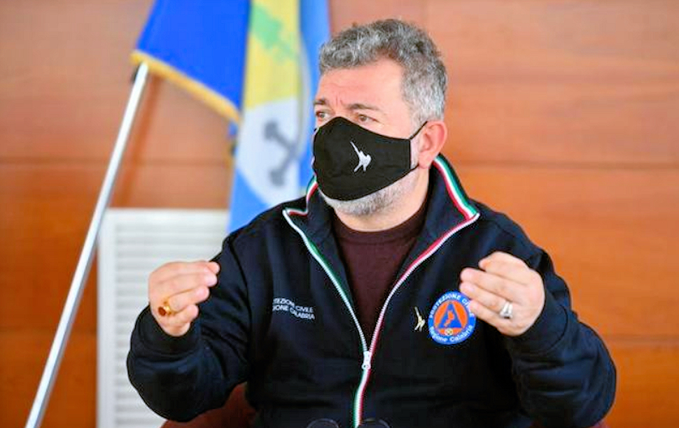 Zona arancione, Spirlì firma l'ordinanza "lieve rallentamento dei casi, scende l'incidenza" 51 Nino Spirli presidente f f Calabria 1