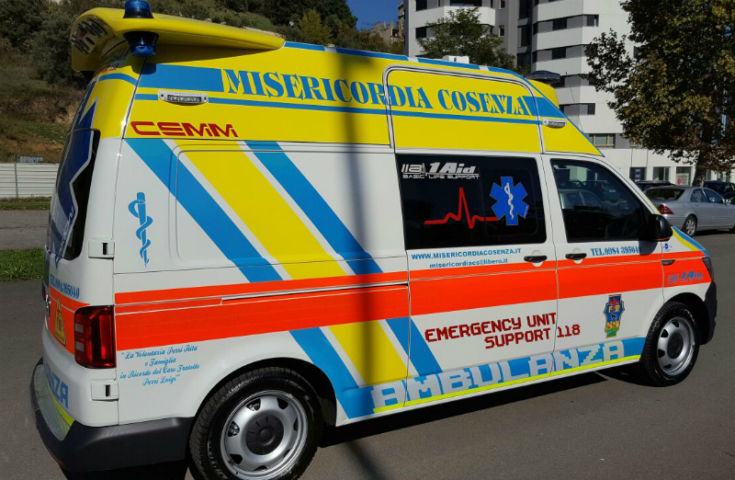 FOTONOTIZIA - La 'Misericordia Cosenza' si dota di una nuova ambulanza, oggi l'inaugurazione 57 Nuova ambulanza misericordia cosenza