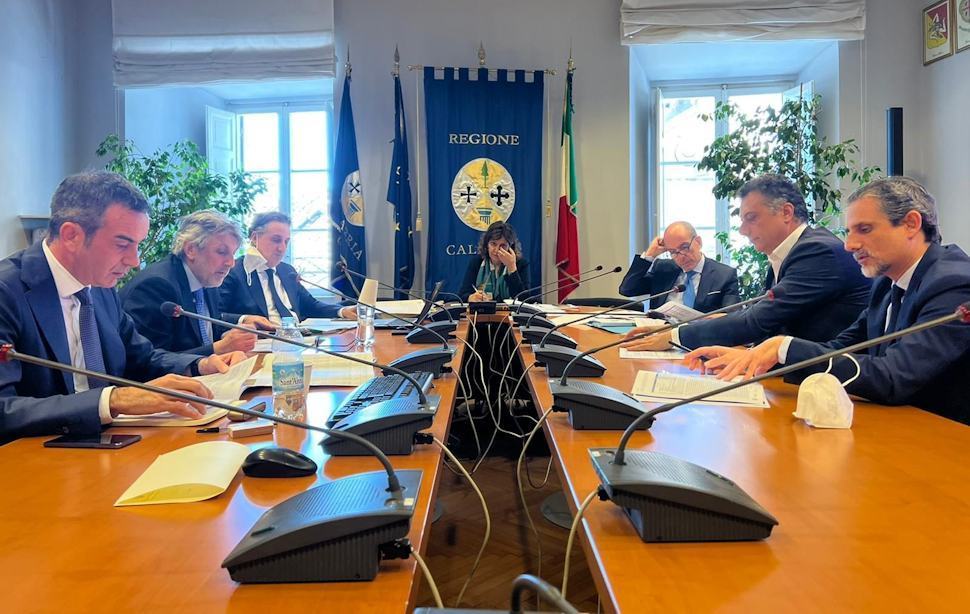 Occhiuto al Tavolo Adduce: "3 ospedali in più, 2.500 assunzioni e riforma del 118" 51 Occhiuto 20