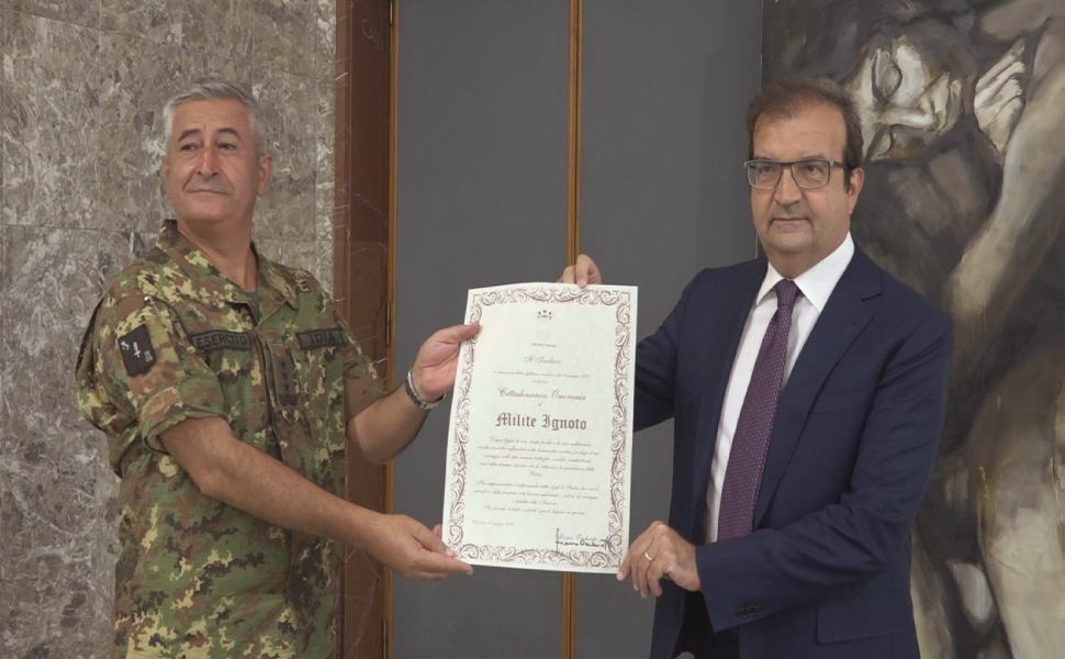 Cosenza, conferita la cittadinanza onoraria al Milite Ignoto 51 Occhiuto cerimonia cittadinanza milite ignoto 02