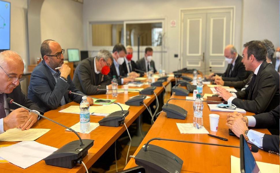 Occhiuto e sindacati